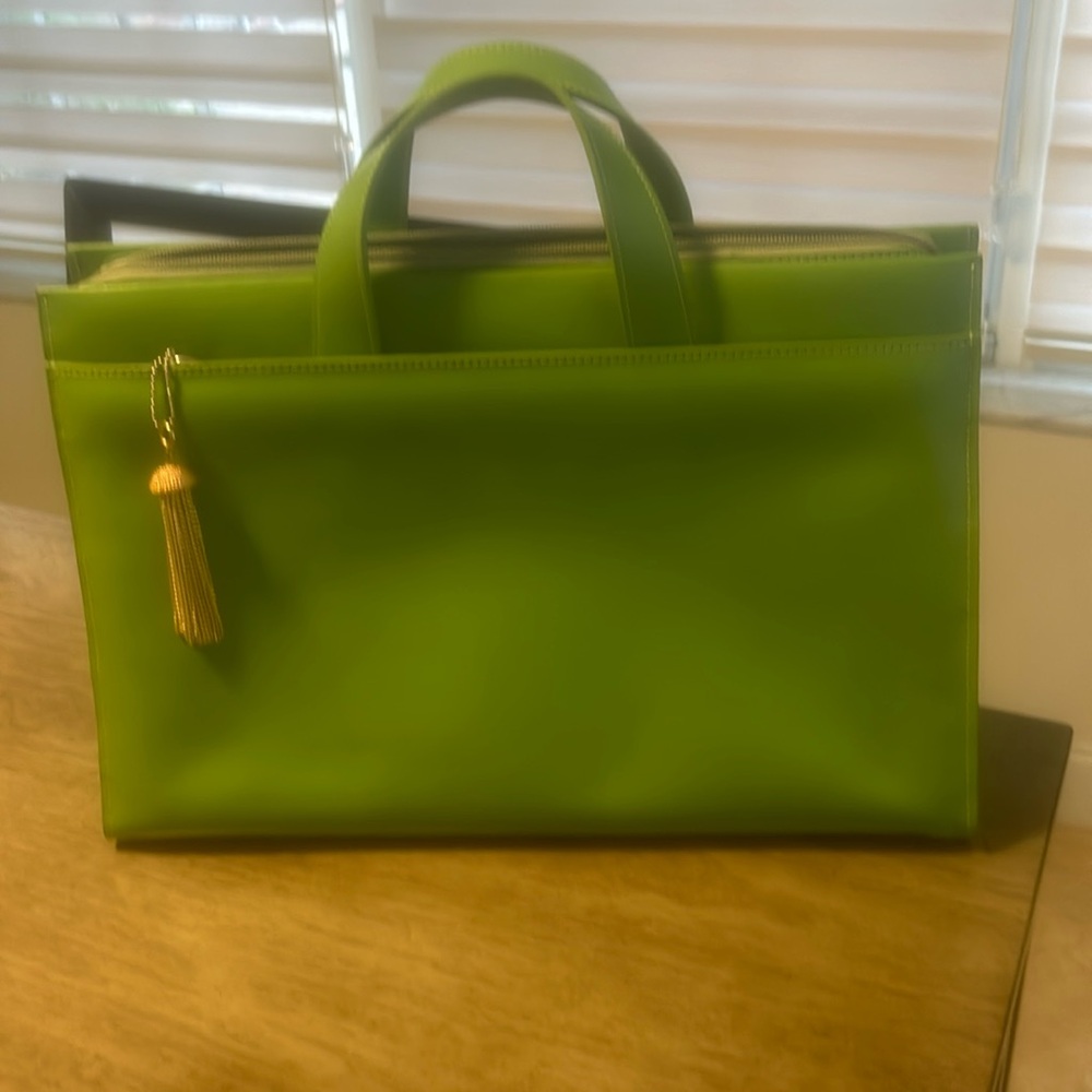 Travel tote zippered pockets inside fair condition